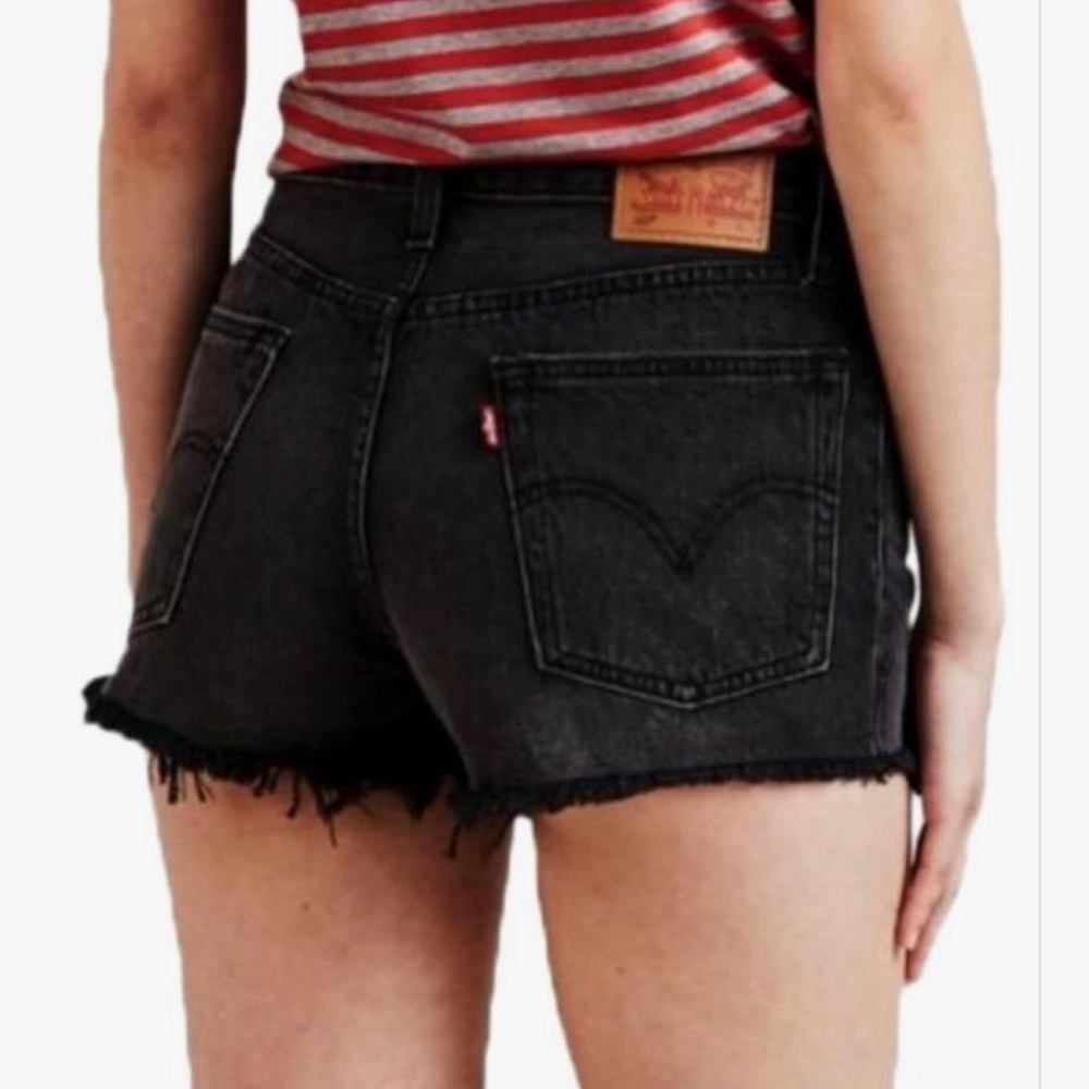 Black Levi’s Shorts